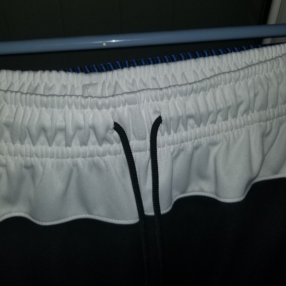 LIKE NEW! Air Jordan Athletic Shorts - Picture 2 of 7